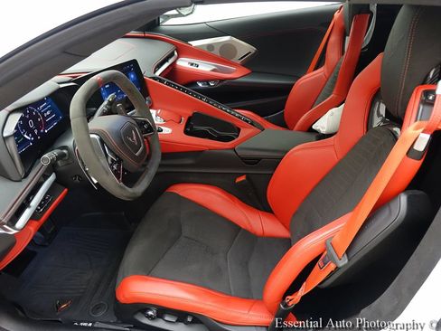 Used 2024 Chevrolet Corvette Stingray Premium Conv w/ Z51 Performance Package RWD image 10