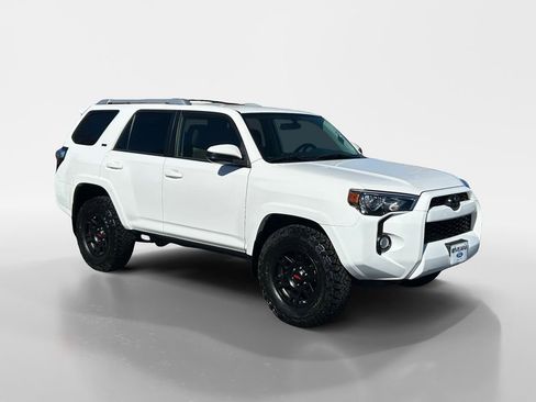 Used 2018 Toyota 4Runner SR5 image 8