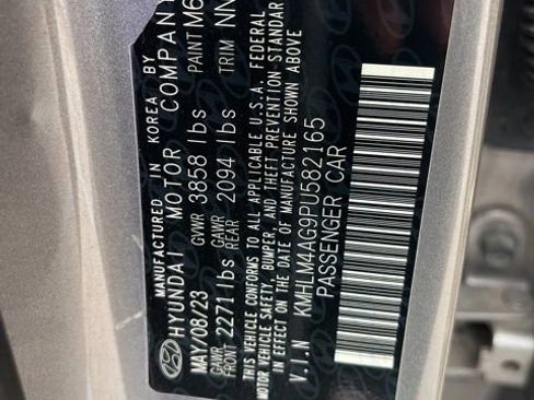 Used 2023 Hyundai Elantra SEL image 27