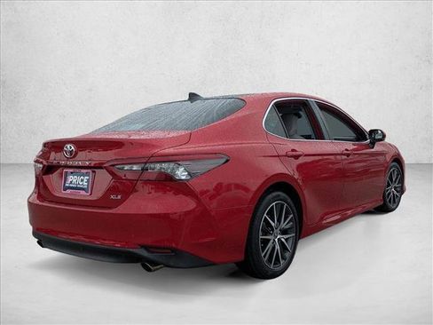 Used 2023 Toyota Camry XLE image 5