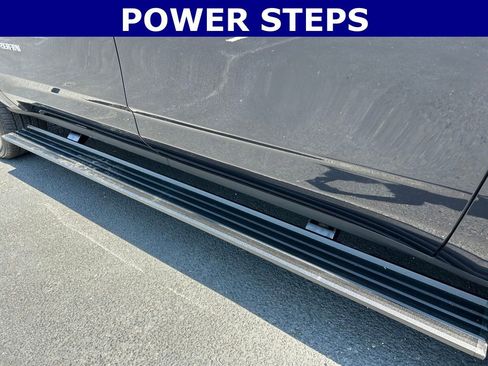New 2026 Chevrolet Suburban High Country RWD image 11