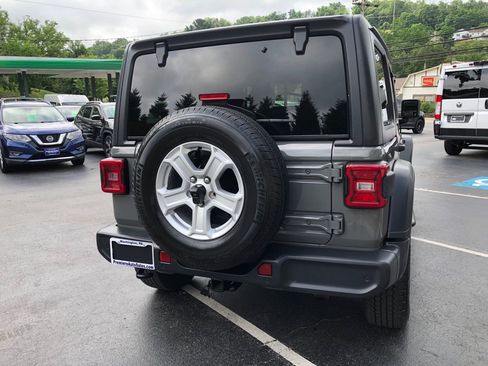 Used 2019 Jeep Wrangler Unlimited Sport S AWD/4WD image 5
