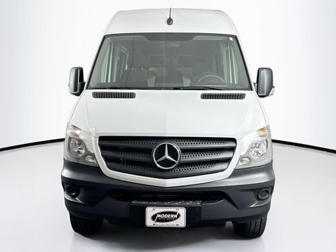 Used 2018 Mercedes-Benz Sprinter 2500 image 4