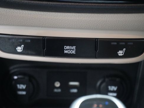 Used 2022 Hyundai Accent Limited image 19