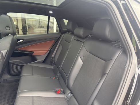 Used 2021 Volkswagen ID.4 Pro S w/ Gradient Package image 13