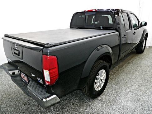 Used 2017 Nissan Frontier SV image 5