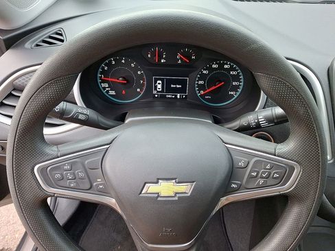 Used 2022 Chevrolet Malibu LT image 17