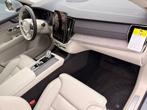 New 2026 Volvo XC90 T8 Ultra w/ Protection Package Premier image 28