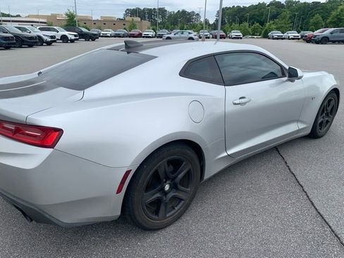 Used 2016 Chevrolet Camaro LT RWD image 7