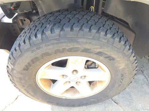 Used 2008 Jeep Wrangler Unlimited X AWD/4WD image 2