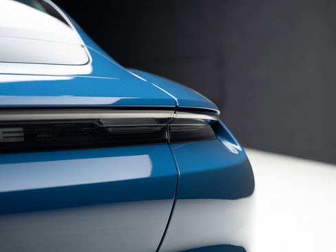 Used 2022 Porsche Taycan 4S image 29