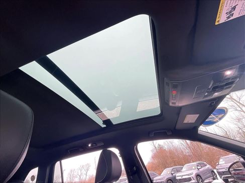 Used 2022 Volkswagen Tiguan SEL R-Line image 22