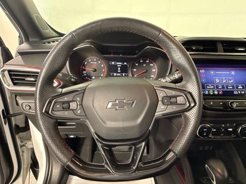 Used 2023 Chevrolet TrailBlazer RS w/ Convenience Package AWD/4WD image 18