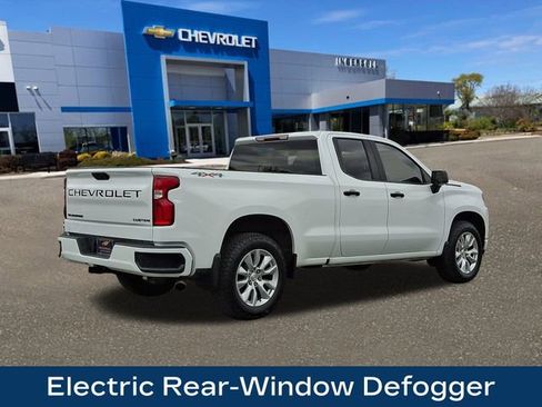 Used 2020 Chevrolet Silverado 1500 Custom w/ Custom Value Package image 9
