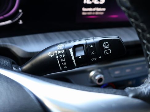 Used 2023 Kia Telluride EX w/ EX Captain's Chair Package image 18