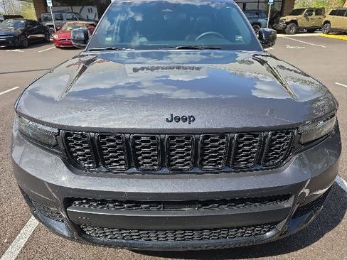 Used 2024 Jeep Grand Cherokee L Altitude AWD/4WD image 2