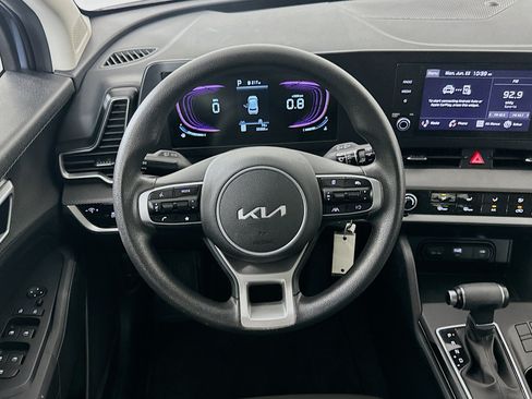Used 2025 Kia Sportage LX FWD image 17