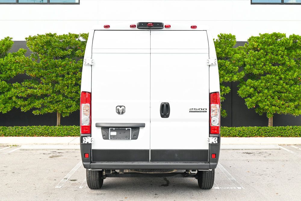 Used 2024 RAM ProMaster 2500 w/ Convenience Group FWD image 5