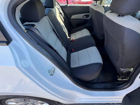 Used 2016 Chevrolet Cruze LS FWD image 18