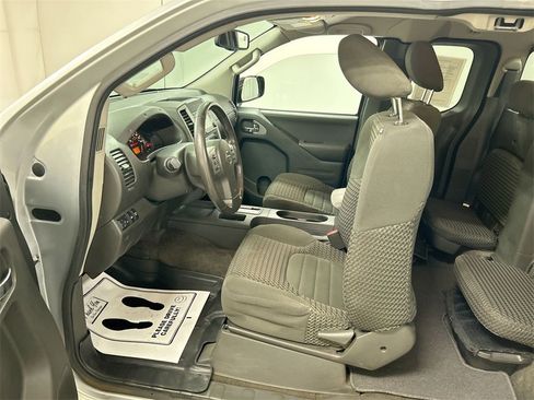 Used 2016 Nissan Frontier SV w/ SV Value Truck Package image 9