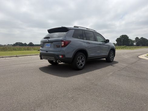 Certified 2024 Honda Passport TrailSport image 5