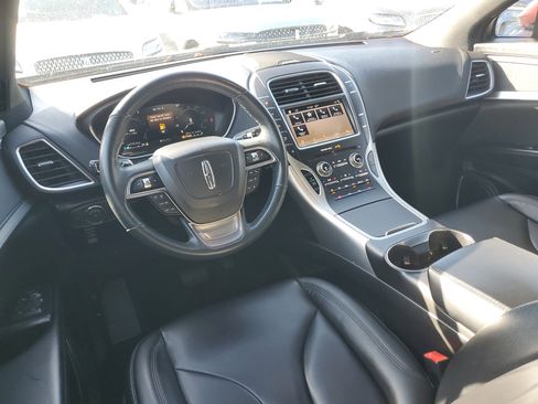 Used 2019 Lincoln Nautilus FWD image 11