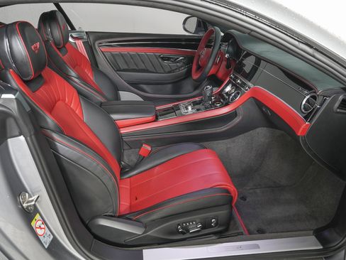 Used 2024 Bentley Continental GT image 9