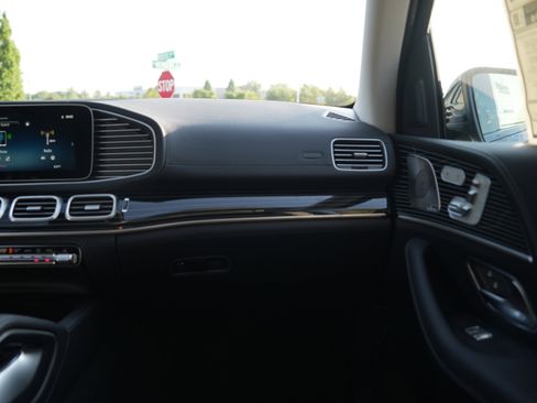 New 2026 Mercedes-Benz GLE 580 4MATIC image 23