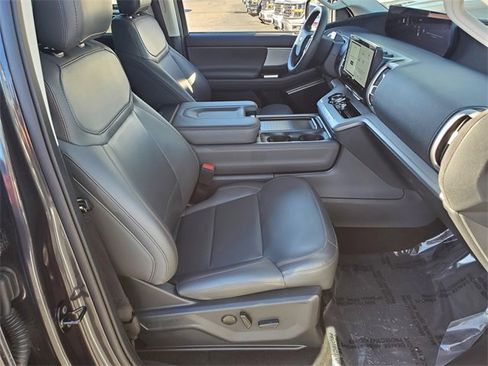 Certified 2025 Ford Expedition Active image 14