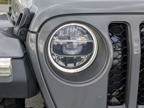 Used 2022 Jeep Wrangler Unlimited Rubicon AWD/4WD image 10
