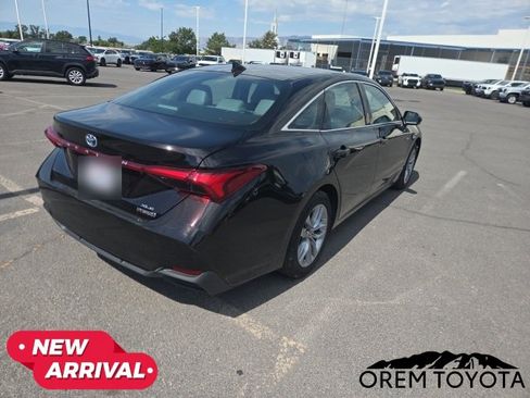 Used 2021 Toyota Avalon XLE FWD image 4