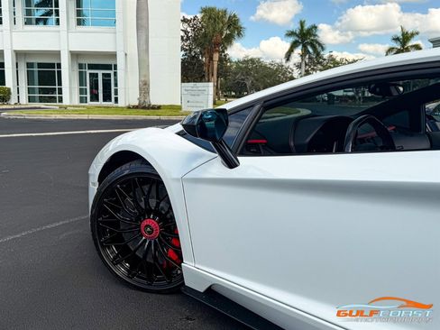 Used 2018 Lamborghini Aventador S image 43