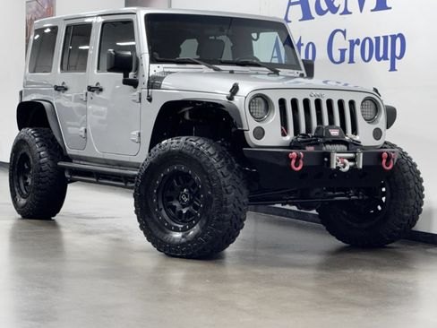 Used 2007 Jeep Wrangler Unlimited Sahara w/ Trailer Tow Group AWD/4WD image 1