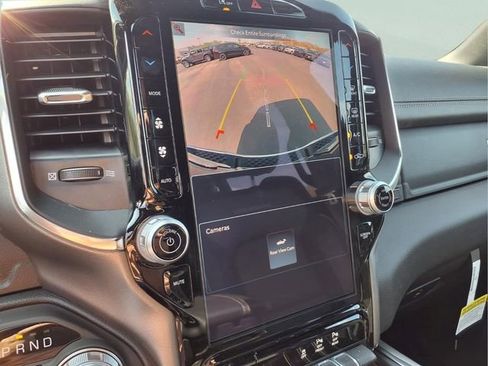 New 2026 RAM 1500 Laramie AWD/4WD image 19
