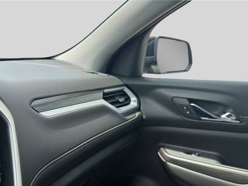Used 2023 GMC Acadia SLT FWD image 10