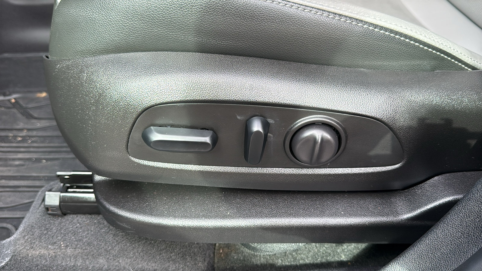 Used 2019 Chevrolet Equinox Premier AWD/4WD image 14