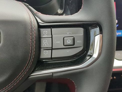 Used 2024 Jeep Wagoneer Launch Edition AWD/4WD image 33
