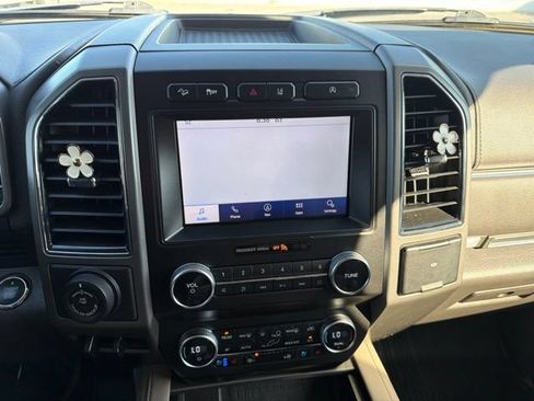 Used 2020 Ford Expedition Max XLT w/ Equipment Group 202A AWD/4WD image 18