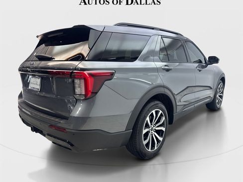 Used 2025 Ford Explorer ST-Line w/ Premium Package RWD image 7