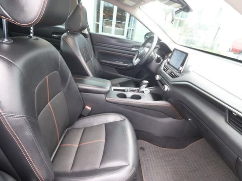 Used 2020 Nissan Altima 2.5 SR w/ Premium Package FWD image 14