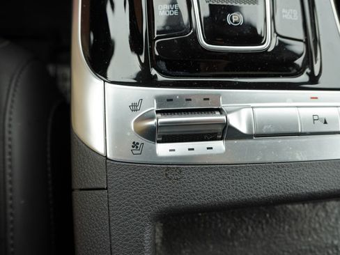 Used 2024 Kia Carnival SX FWD image 6