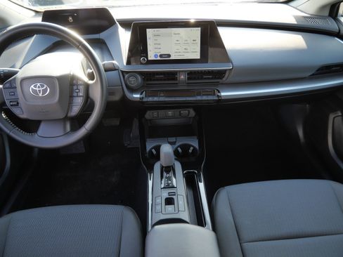 Used 2024 Toyota Prius LE image 10