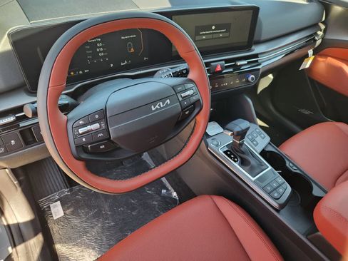 New 2026 Kia Sportage SX image 2