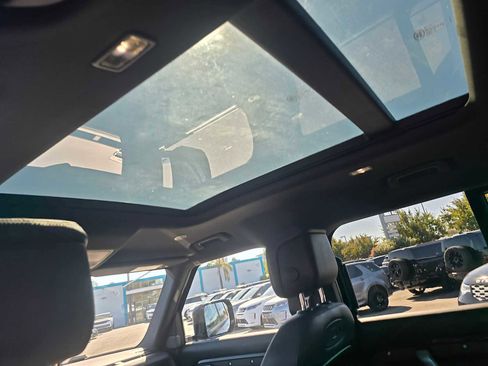 Used 2022 Land Rover Defender 110 V8 image 20