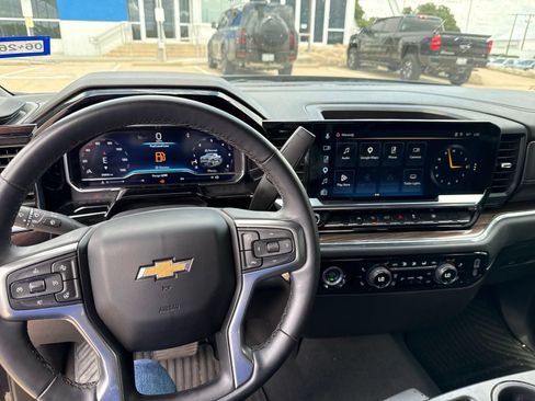 Used 2024 Chevrolet Silverado 1500 LT RWD image 19