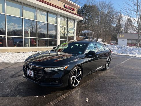 Used 2021 Honda Accord Sport image 2