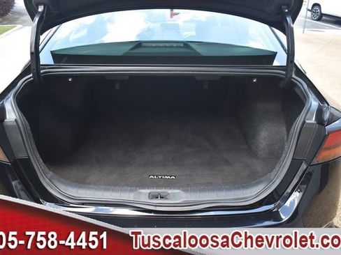 Used 2024 Nissan Altima 2.5 SV FWD image 9