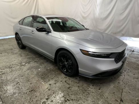 Used 2025 Honda Accord SE image 2