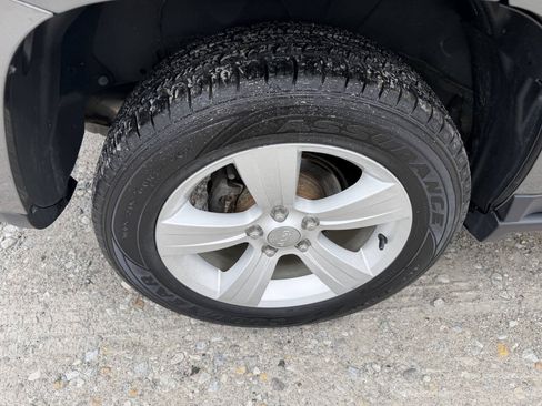 Used 2014 Jeep Compass Latitude AWD/4WD image 10