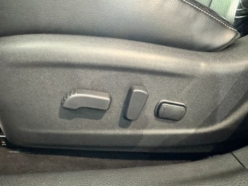 Used 2016 Nissan Sentra SL w/ SL Premium Package FWD image 11